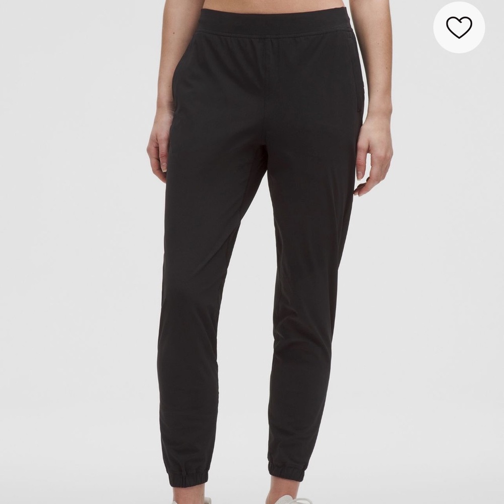 NWT * lululemon athletica Adapted State Jet Black Joggers Size 4